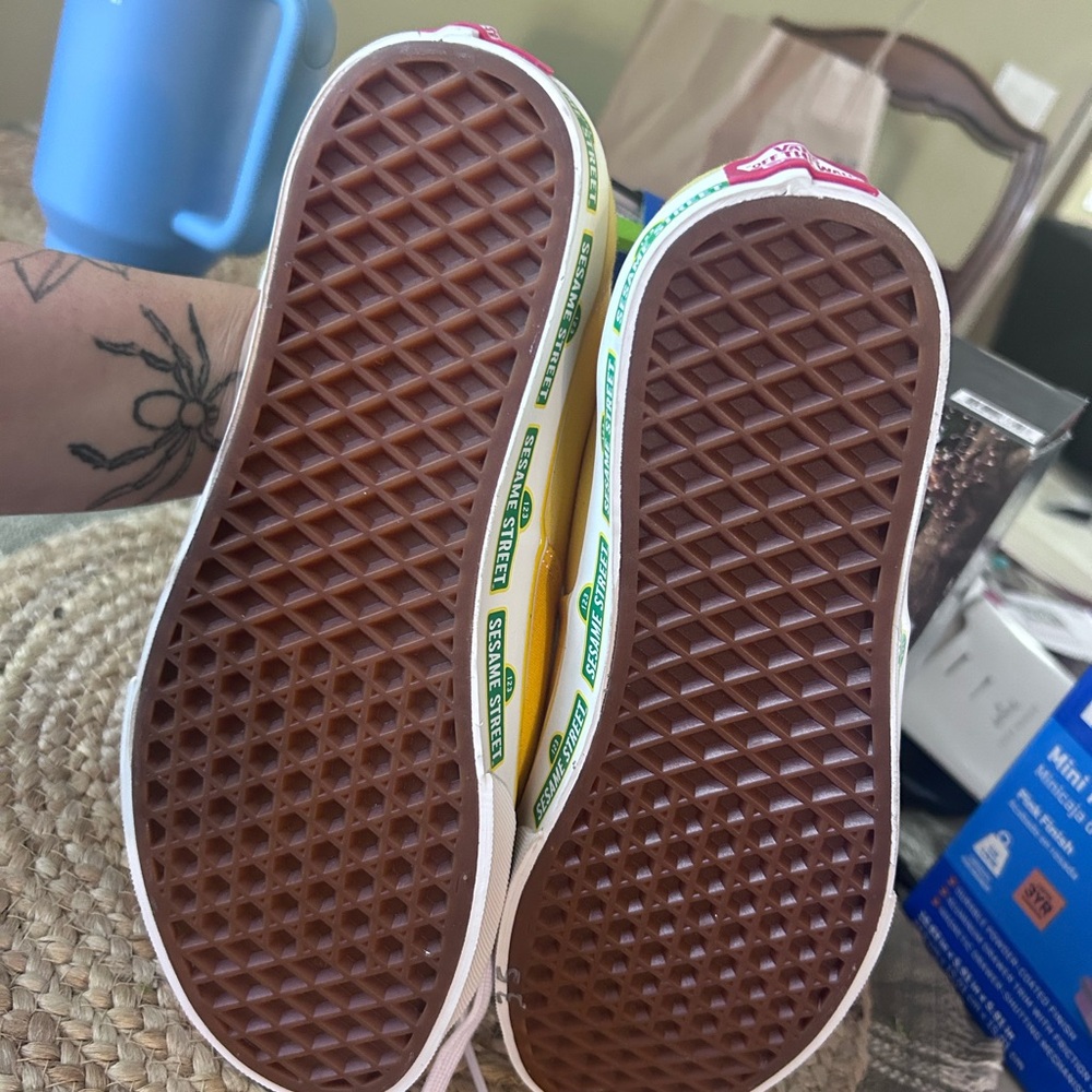 Vans - Picture 3 of 3